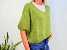 Lade das Bild in den Galerie-Viewer, MARGOT ALPACA JUMPER - VERDE MANZANA
