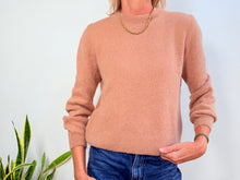 Lade das Bild in den Galerie-Viewer, EVA ALPACA JUMPER - CAMEL
