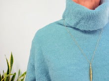 Lade das Bild in den Galerie-Viewer, JERSEY GRETA  CUELLO VUELTO - TURQUOISE
