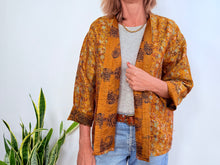Load image into Gallery viewer, SHORT KIMONO SILK 27

