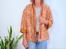 Load image into Gallery viewer, SHORT KIMONO SILK 18
