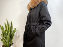 Cargar imagen en el visor de la galería, PARKA RABBIT/FOX - BLACK
