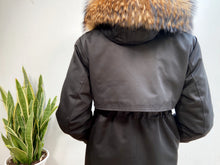 Cargar imagen en el visor de la galería, PARKA RABBIT/FOX - BLACK
