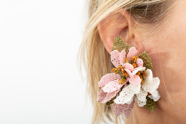 BOUQUET EARRING