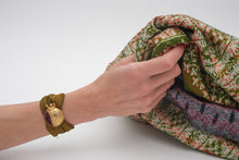 Load image into Gallery viewer, POMEGRANATE SILK BRACELET - GREEN
