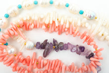 Cargar imagen en el visor de la galería, LONG CORAL NECKLACE
