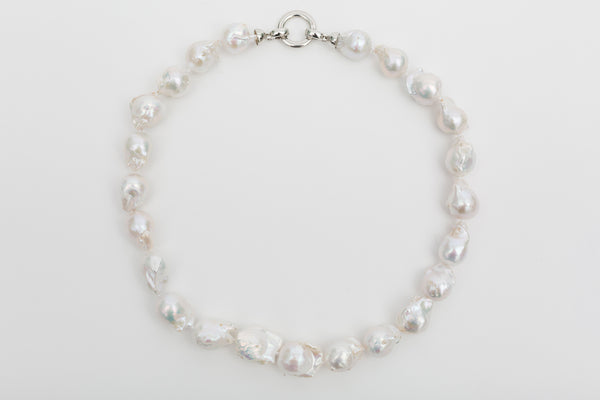 BAROQUE PEARL NECKLACE