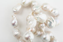 Load image into Gallery viewer, BAROQUE PEARL NECKLACE
