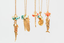 Charger l'image dans la galerie, GOLD FISH PENDANT - TURQUOISE
