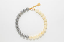 Carica l'immagine nel visualizzatore di Gallery, BILMA NECKLACE - BEIGE AND GREY
