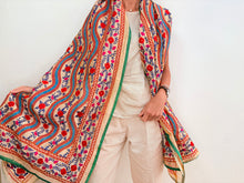 Carica l'immagine nel visualizzatore di Gallery, EMBROIDERY SILK SCARF 34
