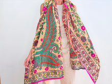 Carica l'immagine nel visualizzatore di Gallery, EMBROIDERY SILK SCARF 35
