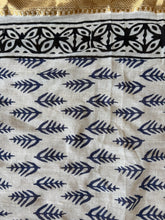 Cargar imagen en el visor de la galería, BLOCK PRINT PAREO - BLUE/BLACK
