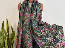 Carica l'immagine nel visualizzatore di Gallery, FRIDA SILK SCARF 7
