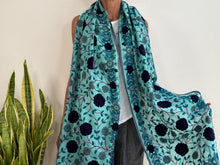Cargar imagen en el visor de la galería, FRIDA SILK SCARF 2
