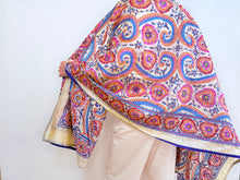 Carica l'immagine nel visualizzatore di Gallery, EMBROIDERY SILK SCARF 30

