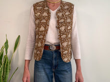 Load and play video in Gallery viewer, QUILTED VEST RED &amp; BROWN
