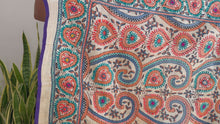 Cargar y reproducir el video en el visor de la galería, EMBROIDERY SILK SCARF 28
