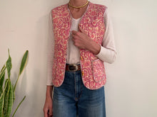 Load and play video in Gallery viewer, QUILTED VEST  PINK

