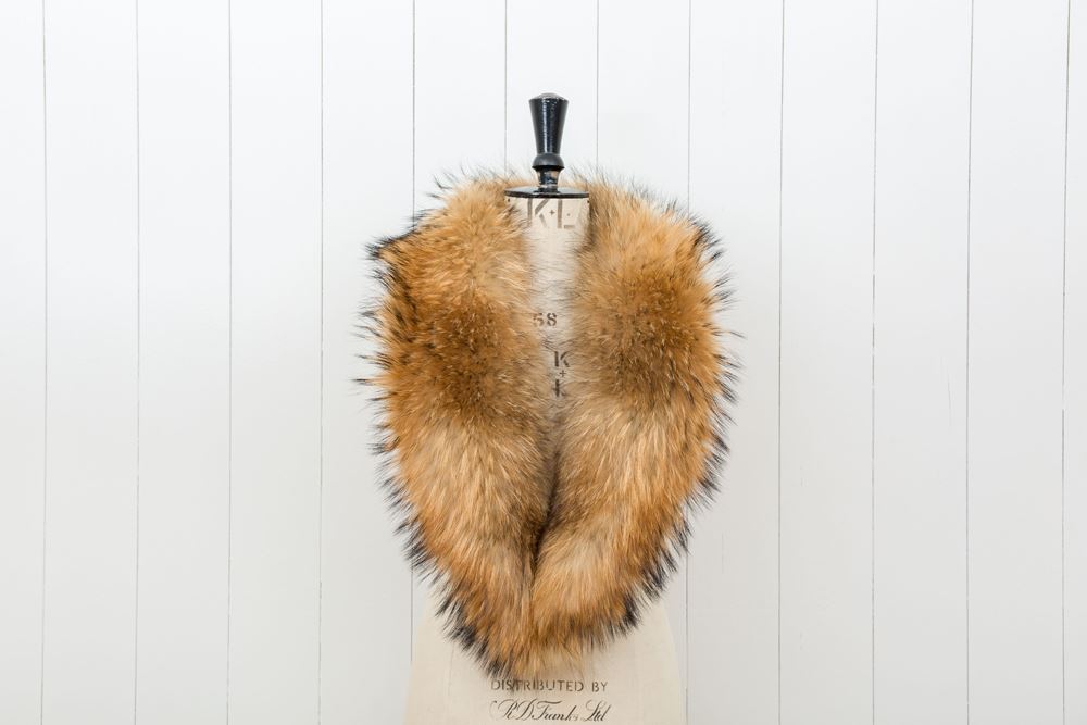 EXTRA LONG NATURAL FOX COLLAR WITH CLIPS