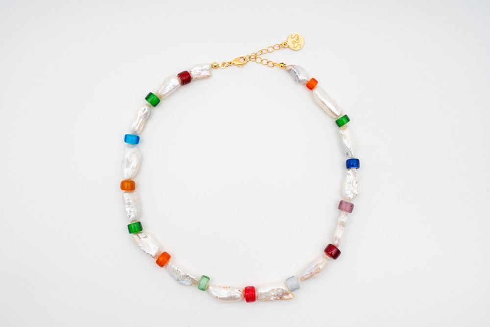 PANTONE PEARL NECKLACE