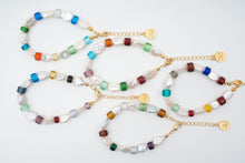 Load image into Gallery viewer, PANTONE PEARL BRACELET
