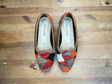 Load image into Gallery viewer, KILIM SHOES 2
