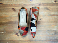 Load image into Gallery viewer, KILIM SHOES 37
