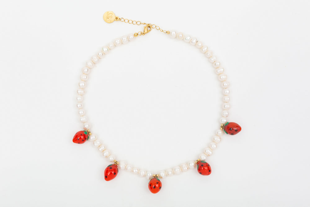 STRAWBERRY PEARL NECKLACE