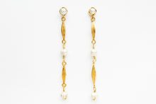 Load image into Gallery viewer, VINTAGE CHAIN EARRING - PEARL
