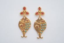 Load image into Gallery viewer, FISH EARRING BURGUNDY - TURQUOISE
